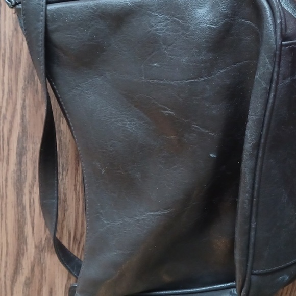 T.r Bentley brown leather purse, 11x8x4 - Picture 2 of 7